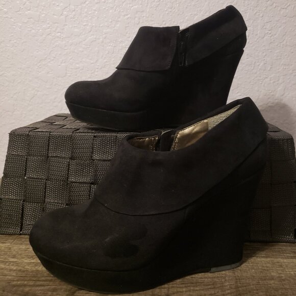Black Suede wedges - Picture 1 of 7